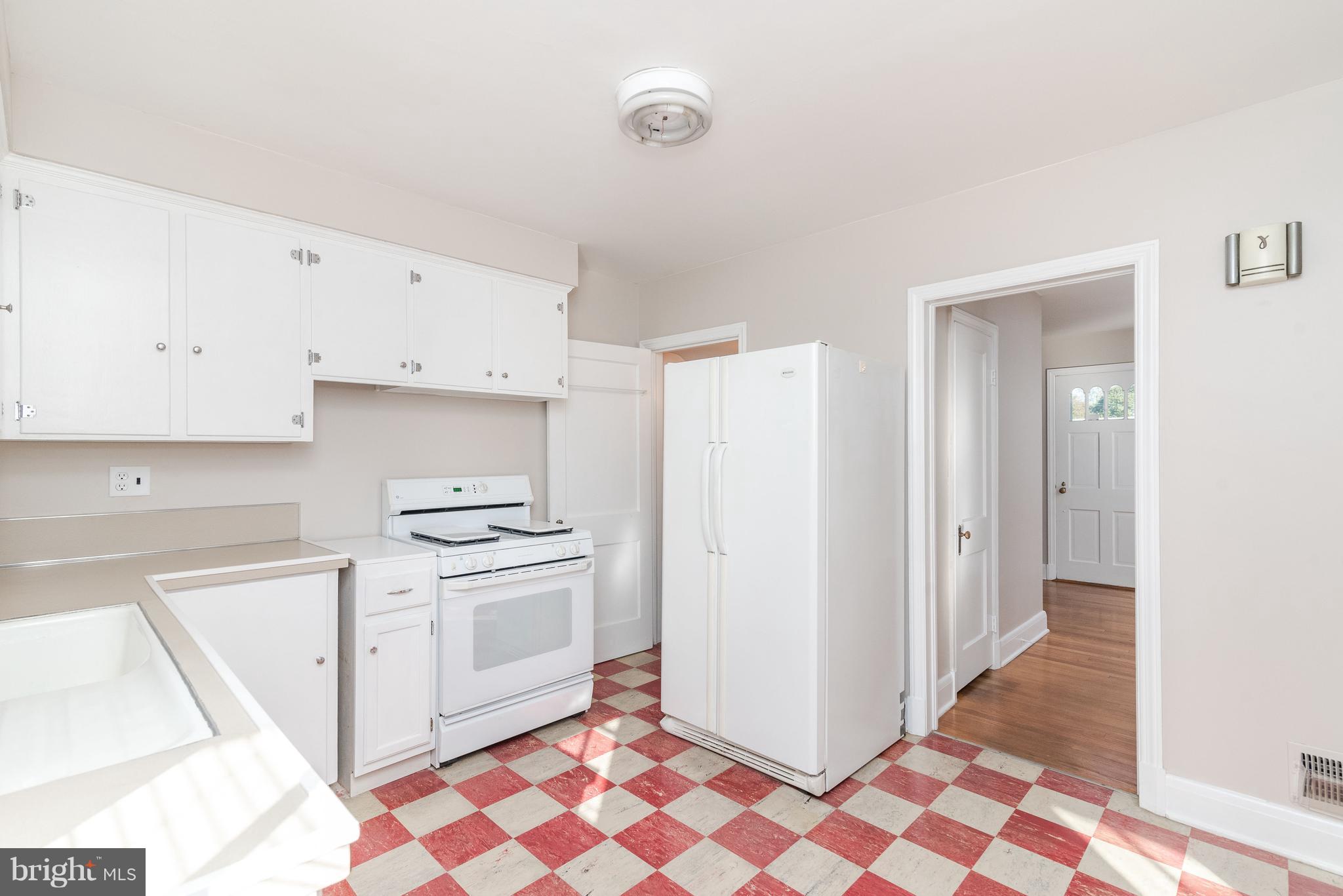 509 Forest View Road Linthicum Heights, MD 21090 - Photo 14 of 44 Kitchen