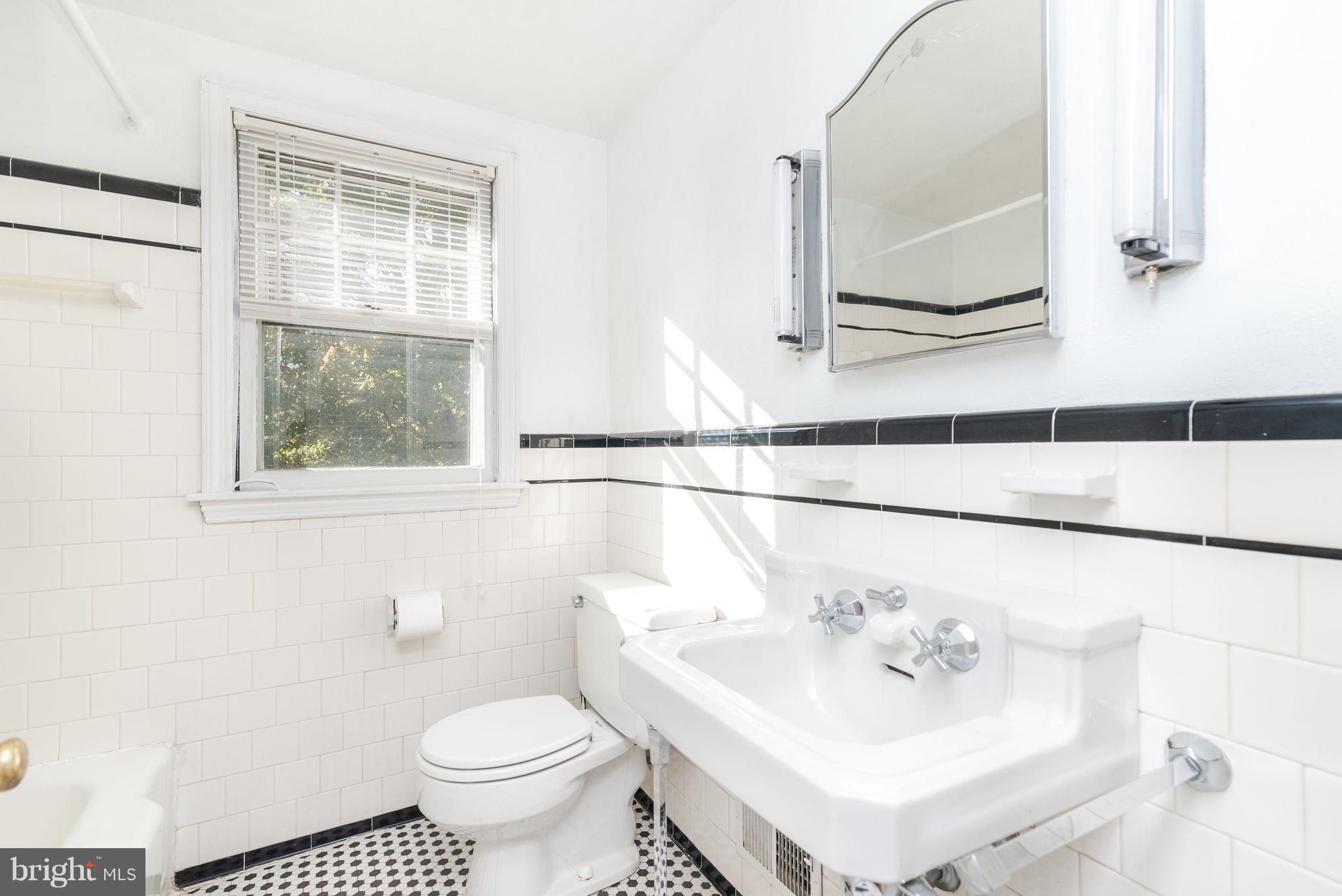 509 Forest View Road Linthicum Heights, MD 21090 - Photo 22 of 44 Upper Level Full Bath