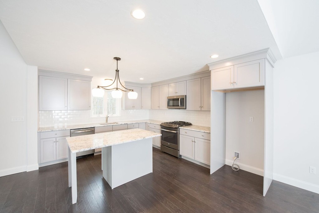 29 Ridge Street, Unit 15PP Berkley, MA 02779 - Photo 3 of 11 Gallery Image 3