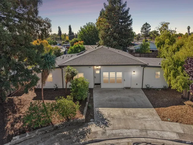 $879,000 | 368 Bonnie Court, Rohnert Park, CA 94928