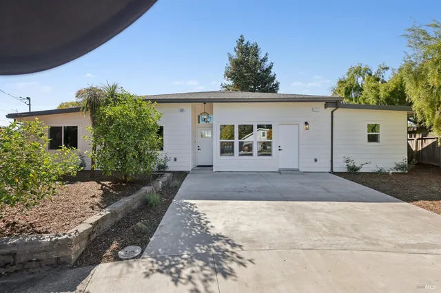 $879,000 | 368 Bonnie Court, Rohnert Park, CA 94928