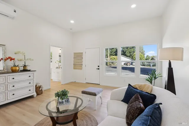 $879,000 | 368 Bonnie Court, Rohnert Park, CA 94928