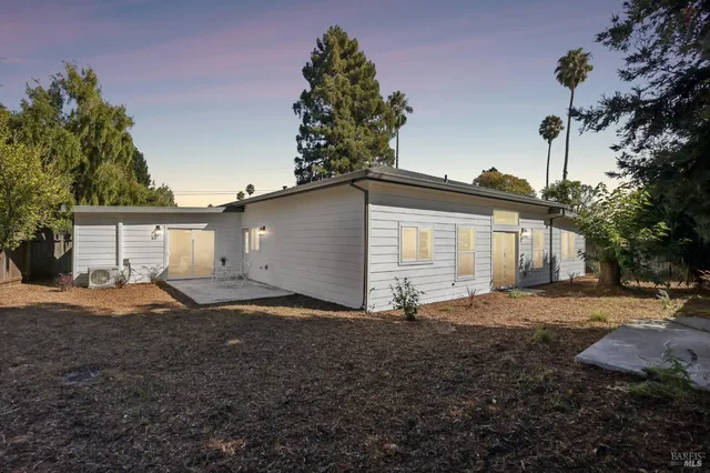 $879,000 | 368 Bonnie Court, Rohnert Park, CA 94928