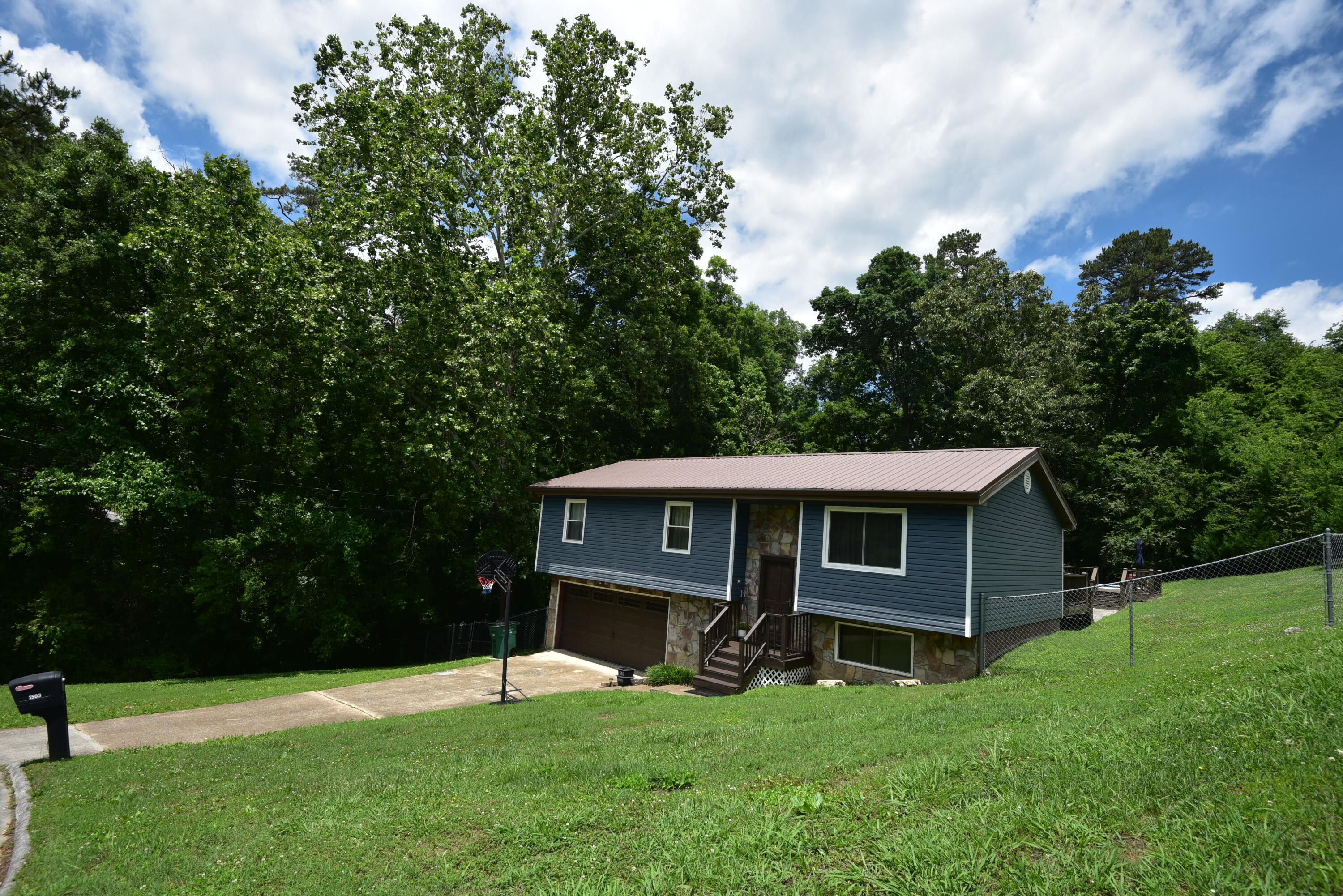 1503 North Chester Road Hixson, TN 37343 - Photo 2 of 50 front