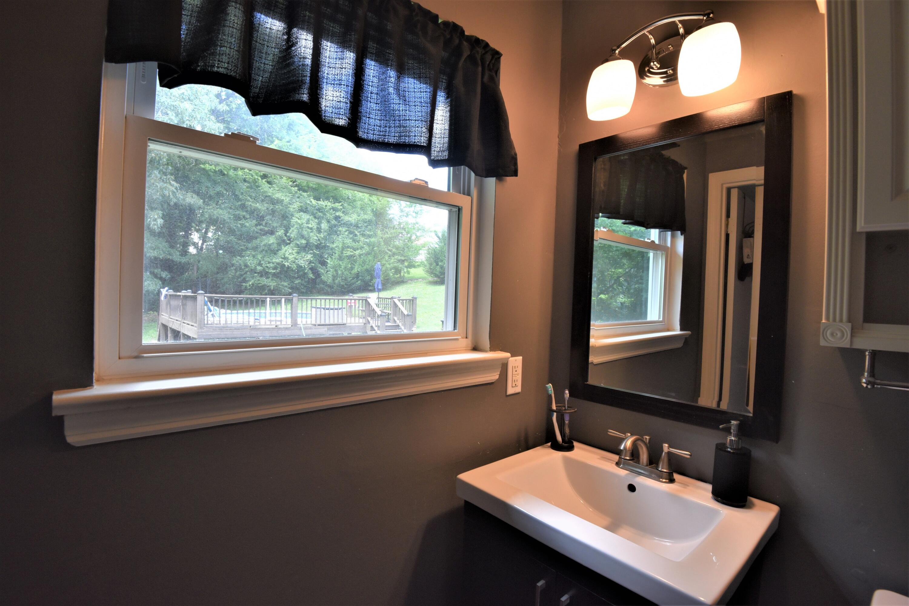 1503 North Chester Road Hixson, TN 37343 - Photo 33 of 50 master bath