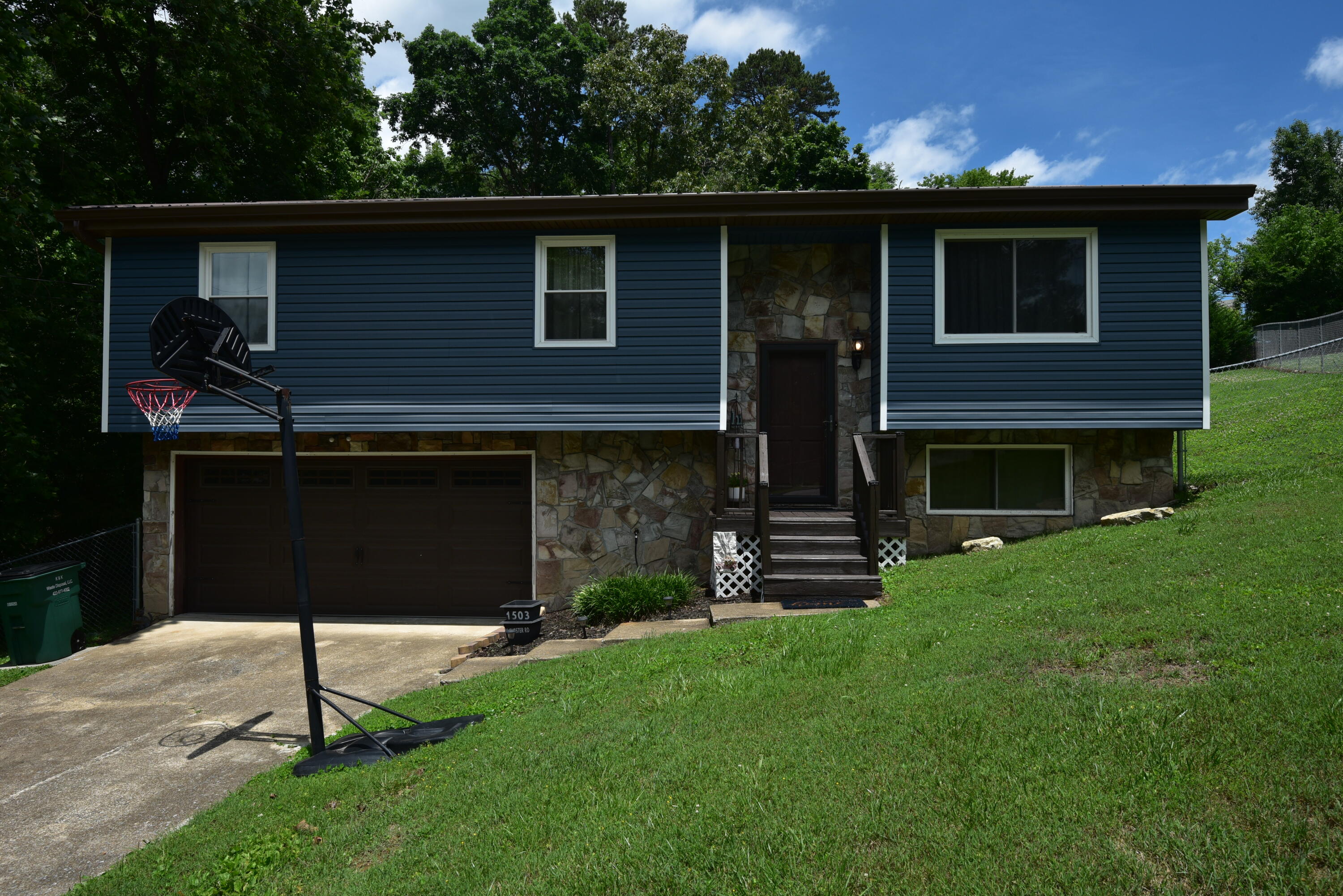 1503 North Chester Road Hixson, TN 37343 - Photo 4 of 50 front