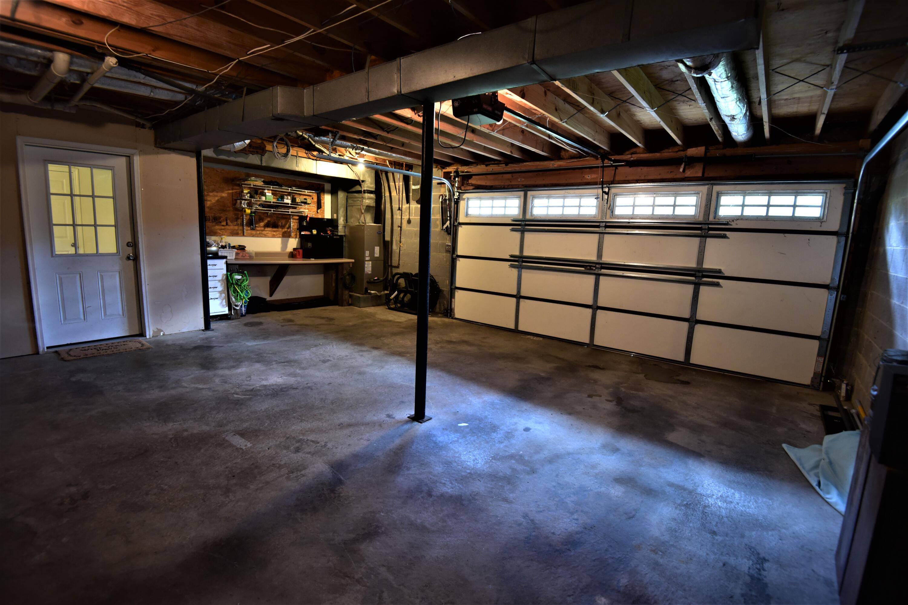 1503 North Chester Road Hixson, TN 37343 - Photo 41 of 50 garage