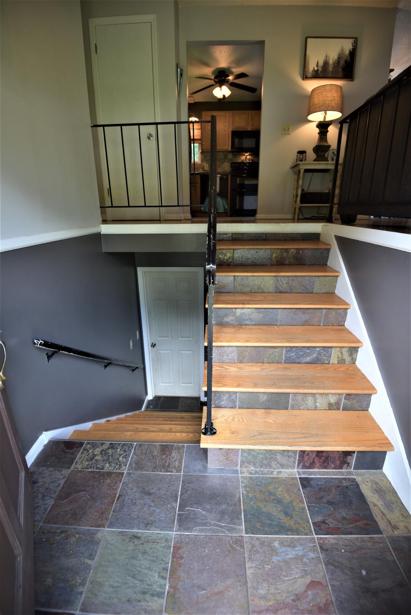 1503 North Chester Road Hixson, TN 37343 - Photo 9 of 50 foyer