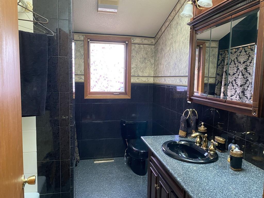 111 Edgewater Road Agawam, MA 01001 - Photo 12 of 15 Gallery Image 12