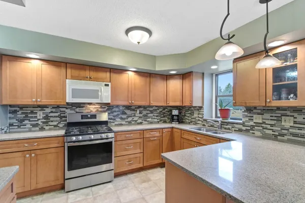 $400,000 | W7959 Jonathan Drive, Pardeeville, WI 53954