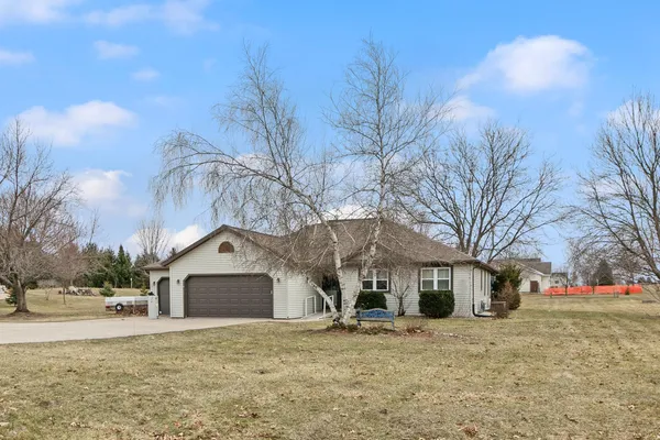 $400,000 | W7959 Jonathan Drive, Pardeeville, WI 53954