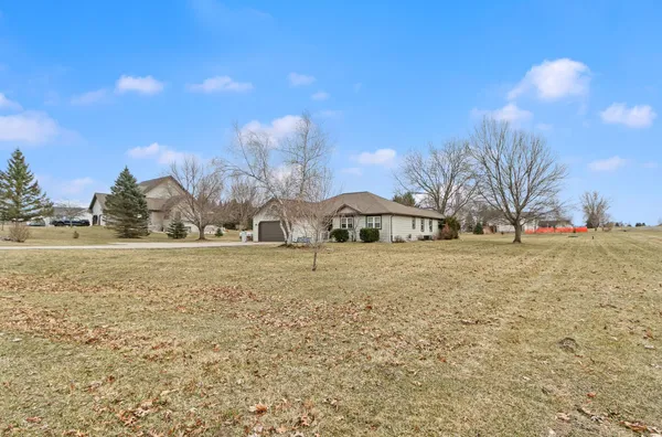 $400,000 | W7959 Jonathan Drive, Pardeeville, WI 53954