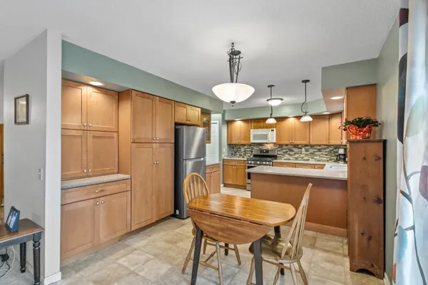 $400,000 | W7959 Jonathan Drive, Pardeeville, WI 53954