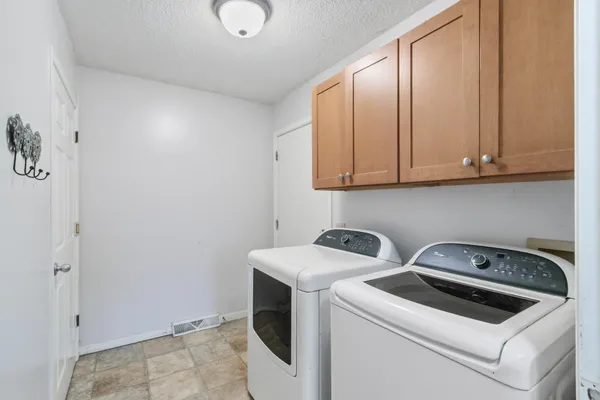 $400,000 | W7959 Jonathan Drive, Pardeeville, WI 53954