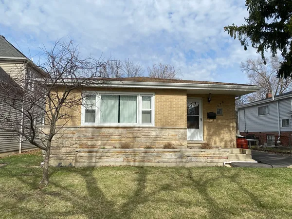 $4,300 | 426 Berteau Avenue, Elmhurst, IL 60126