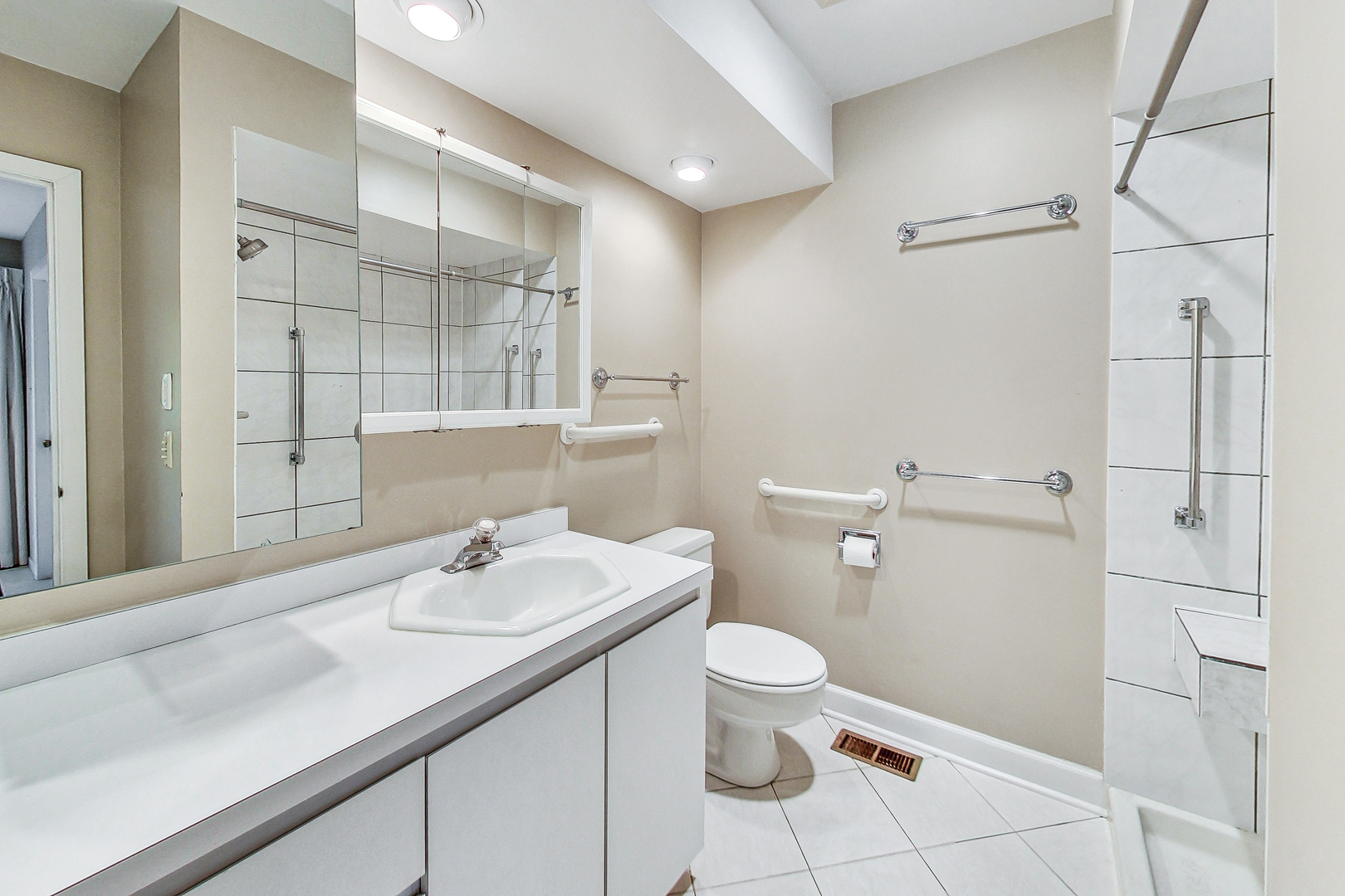 1625 Winnetka Road Glenview, IL 60025 - Photo 24 of 40 Gallery Image 24