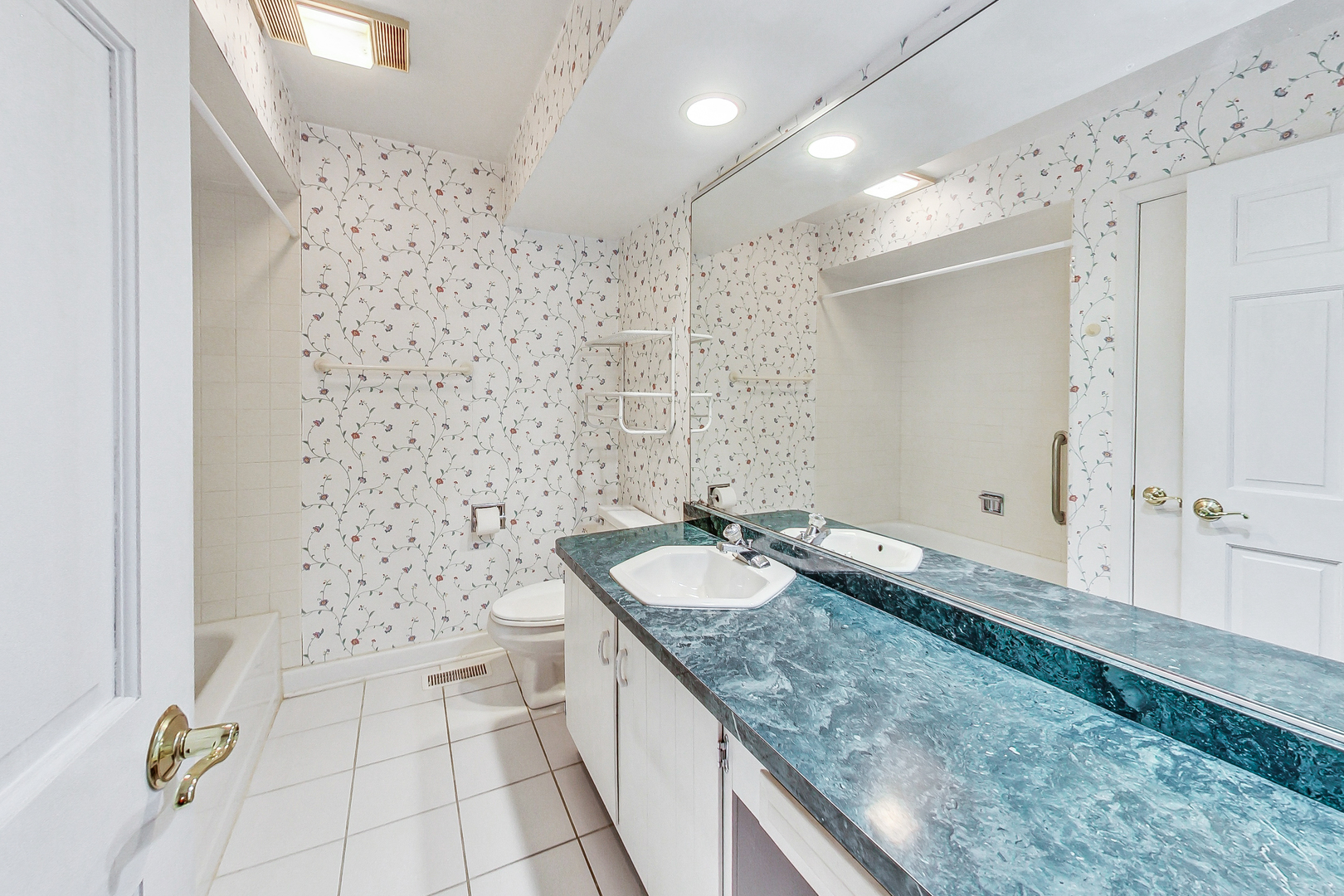 1625 Winnetka Road Glenview, IL 60025 - Photo 31 of 40 Gallery Image 31