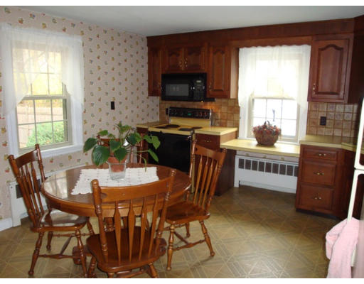 121 Roberts Road Medford, MA 02155 - Photo 5 of 13 Gallery Image 5