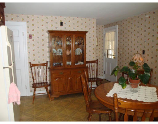 121 Roberts Road Medford, MA 02155 - Photo 6 of 13 Gallery Image 6