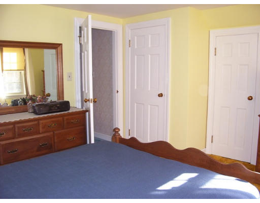 121 Roberts Road Medford, MA 02155 - Photo 10 of 13 Gallery Image 10