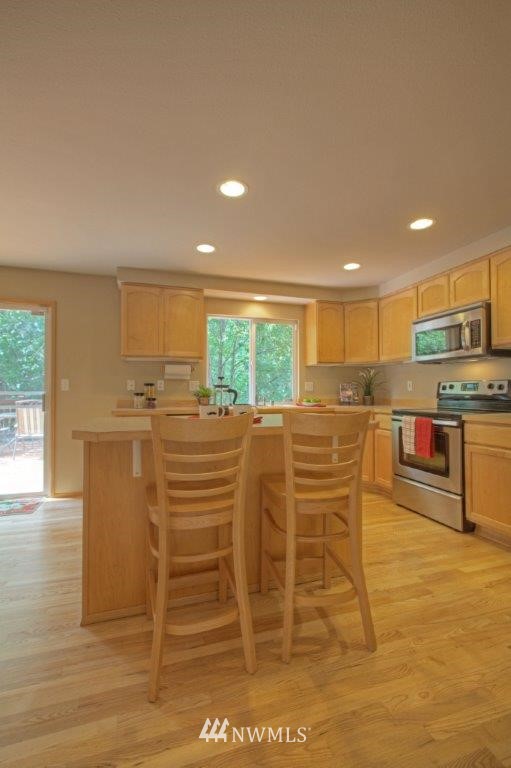 14457 Southeast 185th Place Renton, WA 98058 - Photo 5 of 19 Gallery Image 5