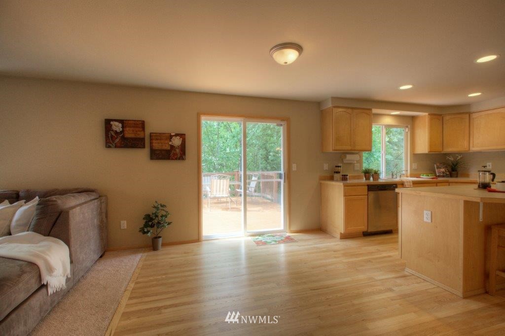14457 Southeast 185th Place Renton, WA 98058 - Photo 7 of 19 Gallery Image 7