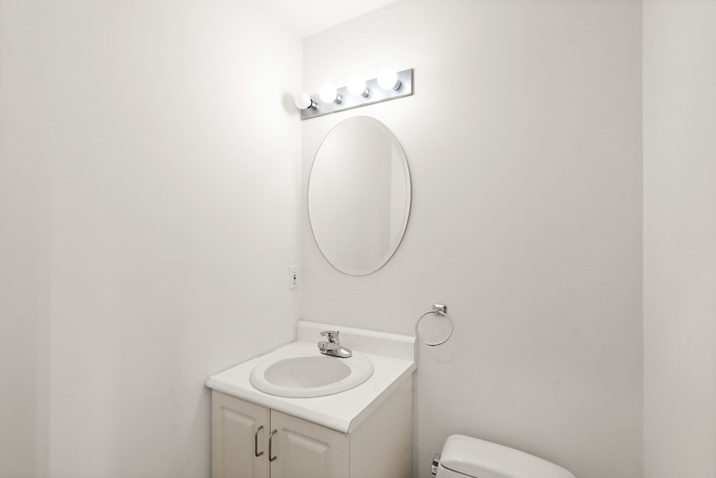 600 Trapelo Road, Unit 17 Waltham, MA 02452 - Photo 11 of 21 Gallery Image 11