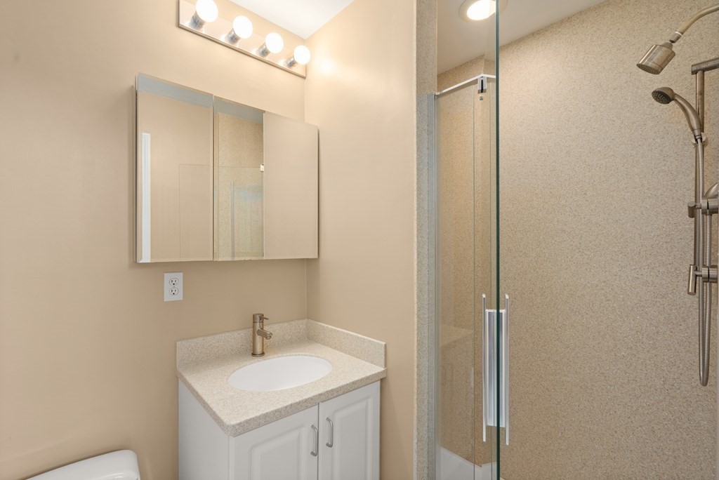 600 Trapelo Road, Unit 17 Waltham, MA 02452 - Photo 14 of 21 Gallery Image 14