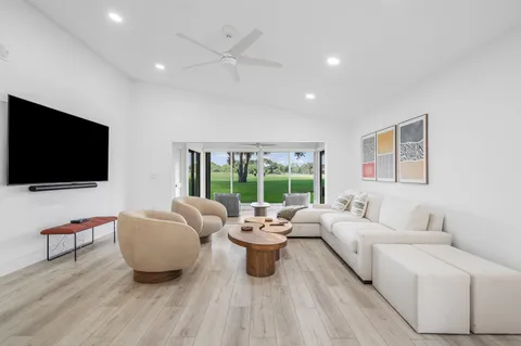 $299,900 | 35 Westgate Lane, Unit D, Boynton Beach, FL 33436