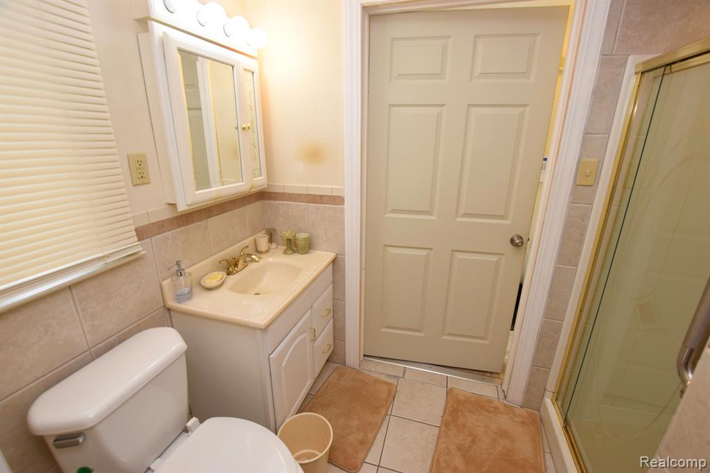 3215 Mackin Road Flint, MI 48504 - Photo 7 of 15 Gallery Image 7