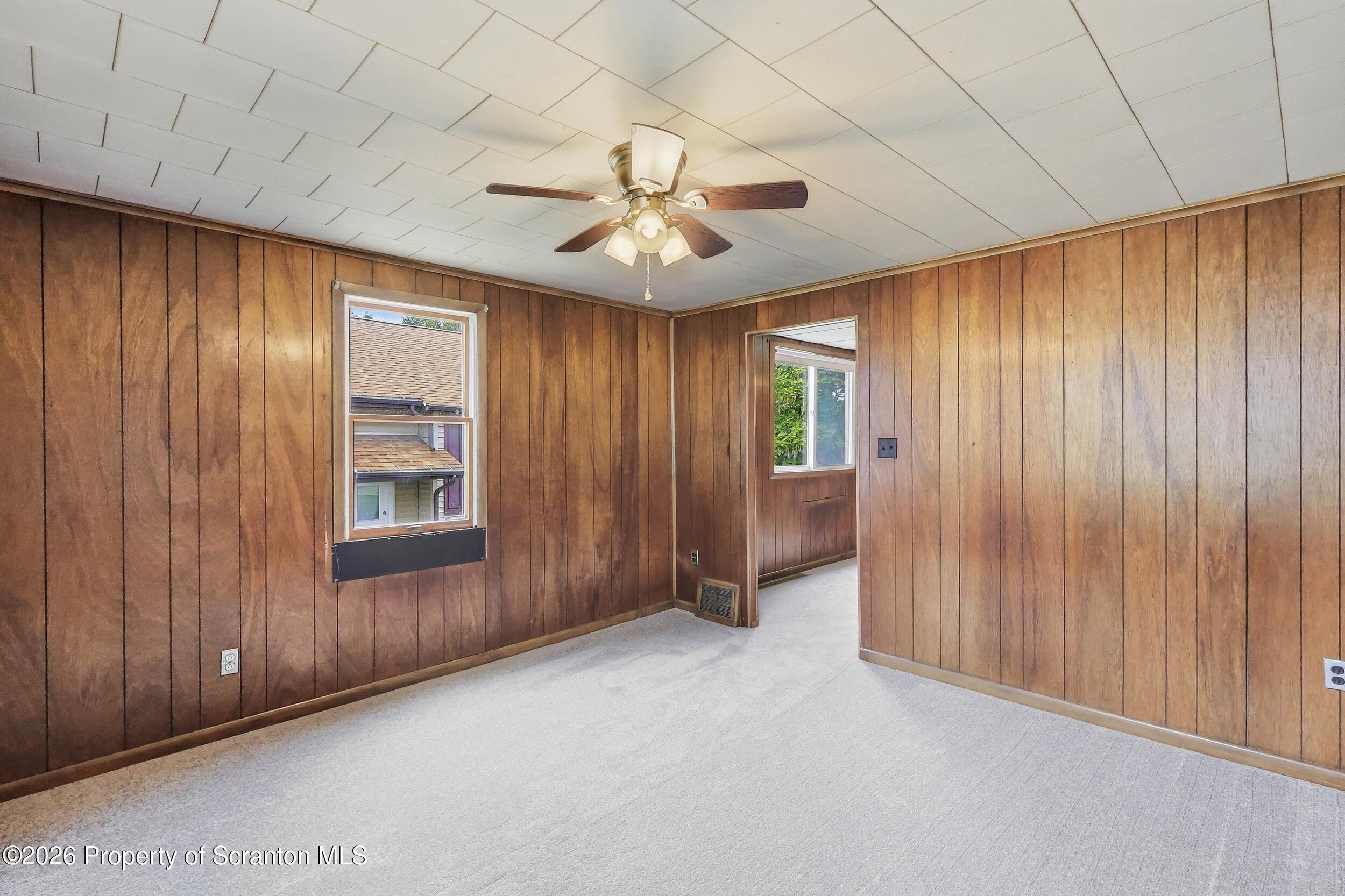 827 Spring Street Moosic, PA 18507 - Photo 5 of 41 7_827 spring6