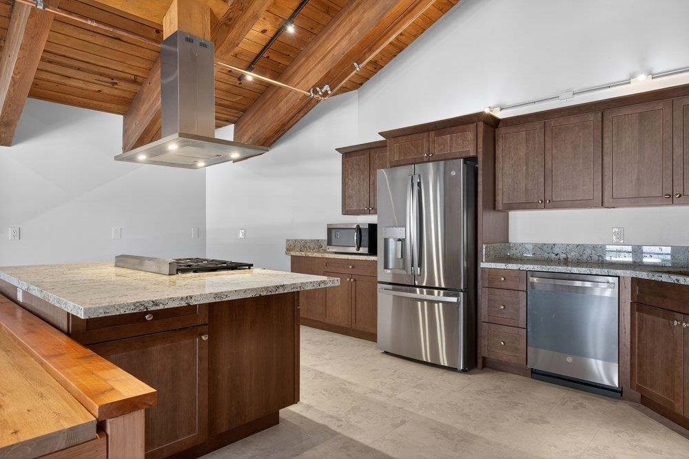 15745 Donner Pass Road, Unit B Truckee, CA 96161 - Photo 8 of 28