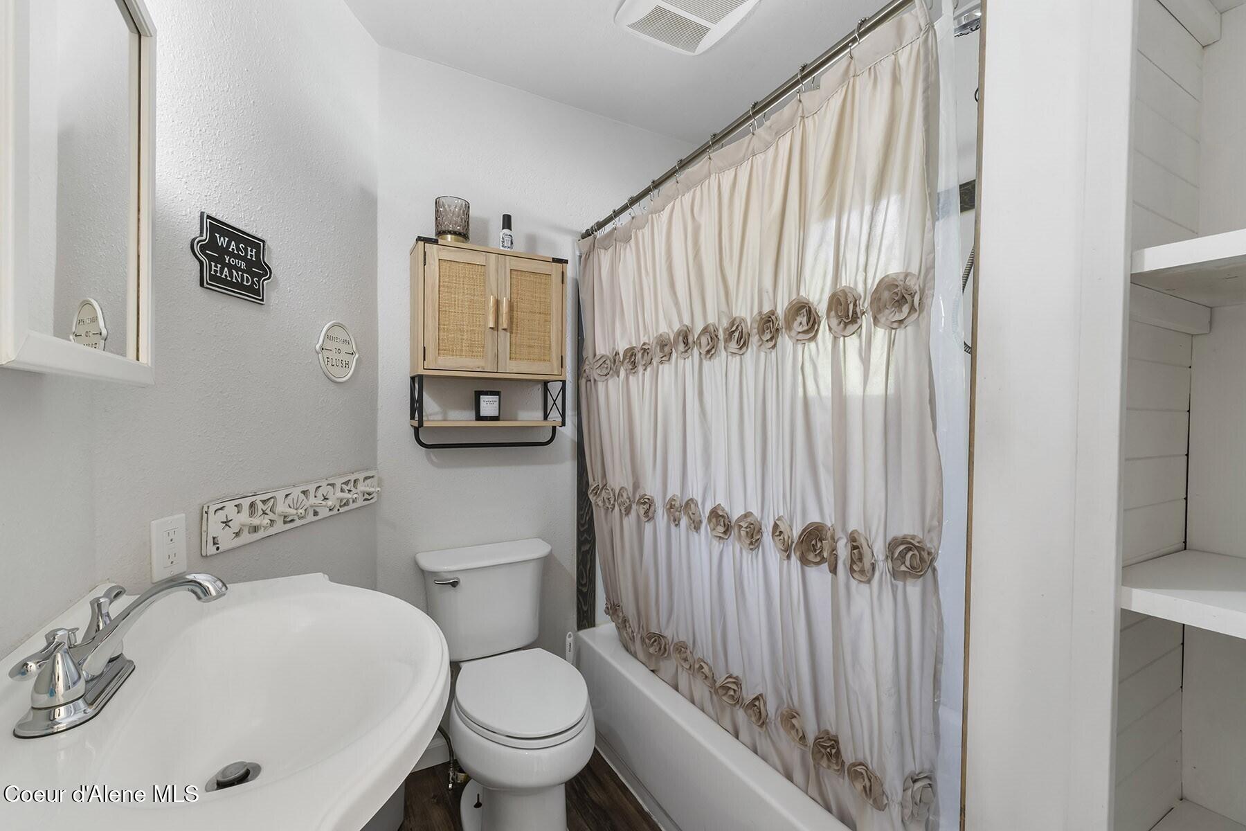 15544 North Gray Rathdrum, ID 83858 - Photo 13 of 40 Full Bath