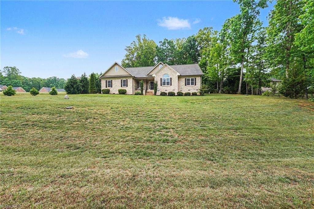 291 Morning Glory Road Madison, NC 27025 - Photo 4 of 34