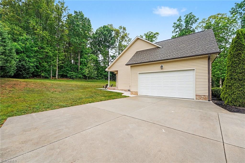 291 Morning Glory Road Madison, NC 27025 - Photo 5 of 34