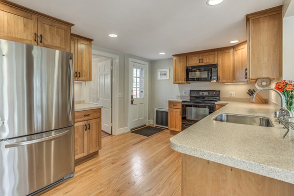 21 Arlington Road Melrose, MA 02176 - Photo 13 of 30 Gallery Image 13