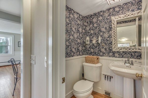 21 Arlington Road Melrose, MA 02176 - Photo 20 of 30 Gallery Image 20