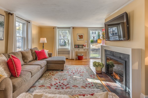 21 Arlington Road Melrose, MA 02176 - Photo 5 of 30 Gallery Image 5