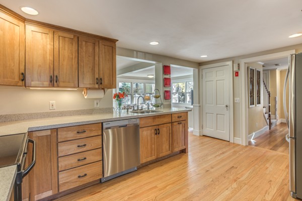 21 Arlington Road Melrose, MA 02176 - Photo 9 of 30 Gallery Image 9