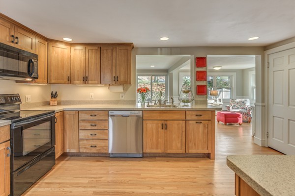 21 Arlington Road Melrose, MA 02176 - Photo 10 of 30 Gallery Image 10