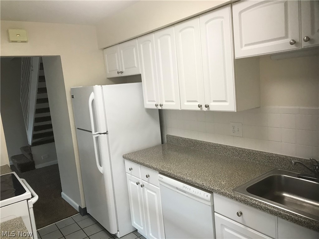 9956 Johnnycake Ridge Road, Unit C11 Painesville, OH 44077 - Photo 14 of 24