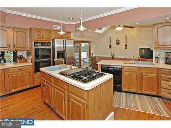 2533 Walton Road Huntingdon Valley, PA 19006 - Photo 3 of 12 Kitchen