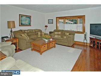 2533 Walton Road Huntingdon Valley, PA 19006 - Photo 7 of 12 Living Room