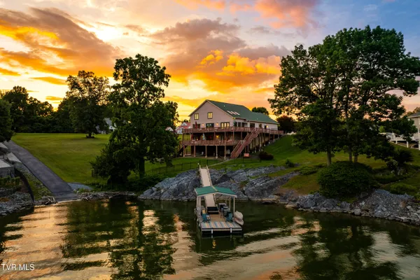 $1,390,000 | 21580 Moonlight Bay Road, Abingdon, VA 24211