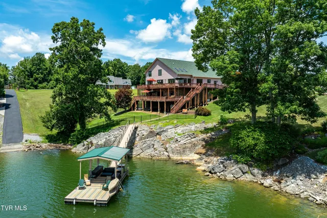 $1,750,000 | 21580 Moonlight Bay Road, Abingdon, VA 24211