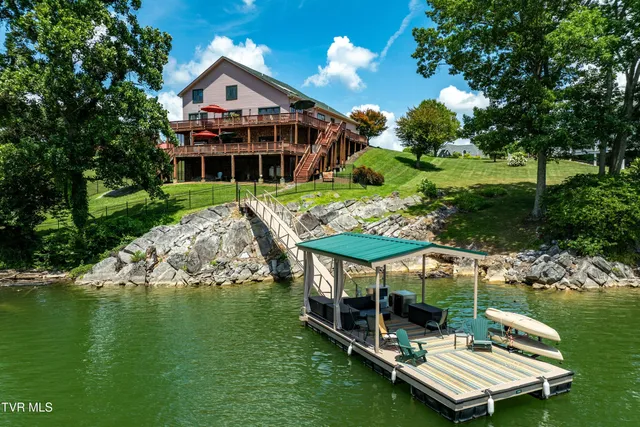 $1,750,000 | 21580 Moonlight Bay Road, Abingdon, VA 24211