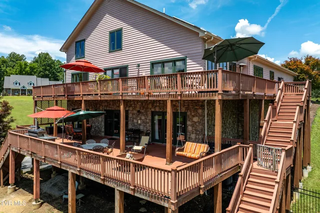 $1,750,000 | 21580 Moonlight Bay Road, Abingdon, VA 24211