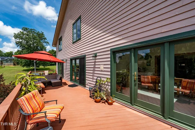 $1,750,000 | 21580 Moonlight Bay Road, Abingdon, VA 24211