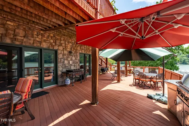 $1,750,000 | 21580 Moonlight Bay Road, Abingdon, VA 24211