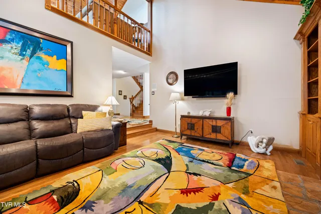 $1,750,000 | 21580 Moonlight Bay Road, Abingdon, VA 24211